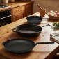 Premium Σετ Μαντεμένια Τηγάνια 3τμχ (20-26-28cm) – Κατάλληλα για Όλες τις Εστίες, BBQ & Φούρνο