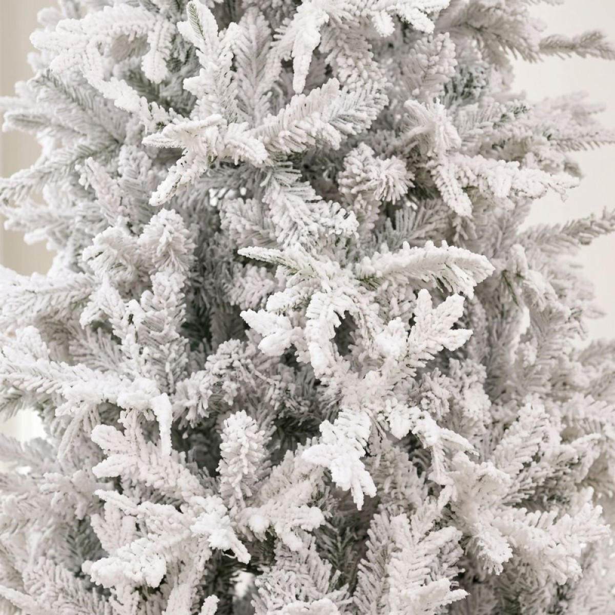 Χριστουγεννιάτικο Δένδρο WHITE FLOCKED 270εκ. Λευκό Χιονισμένο με Μεταλλική Βάση Iliadis 86218