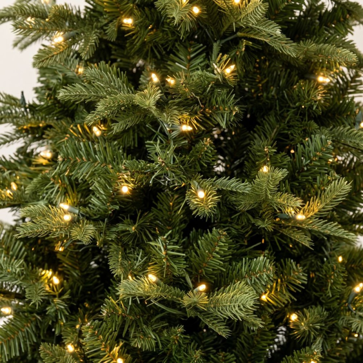 Χριστουγεννιάτικο Δέντρο PRE-LIT NOBLE FIR 240εκ με 500 LED Θερμά Λευκά & Πολύχρωμα Λαμπάκια 90529