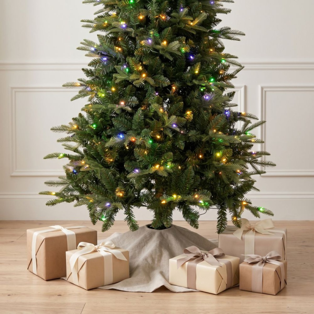 Χριστουγεννιάτικο Δέντρο PRE-LIT NOBLE FIR 270εκ με 600 LED Θερμά Λευκά & Πολύχρωμα Λαμπάκια 90530