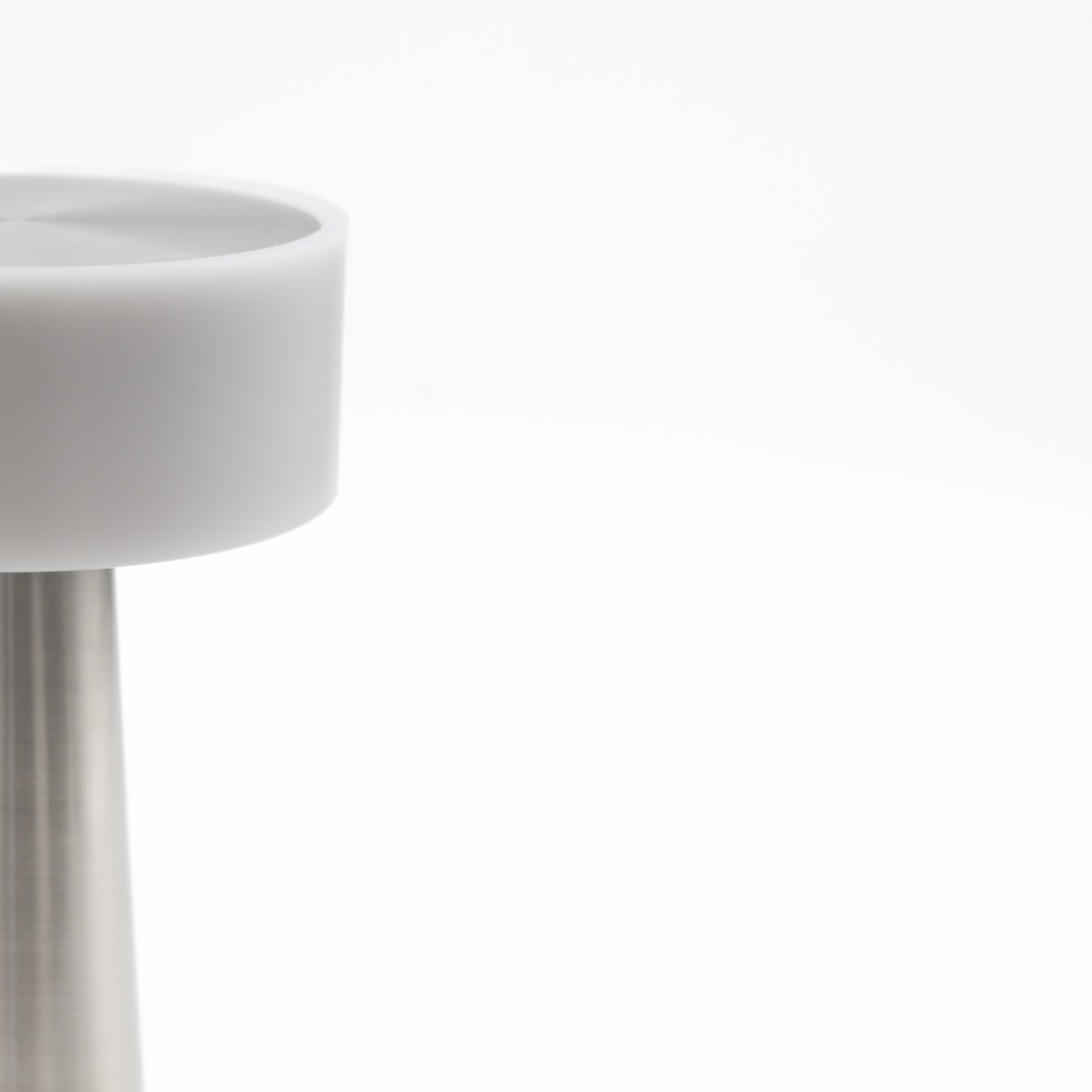 Επιτραπέζιο Φωτιστικό LED Ασημί Μεταλλικό – Επαναφορτιζόμενο με USB, Μπαταρία 1200mAh