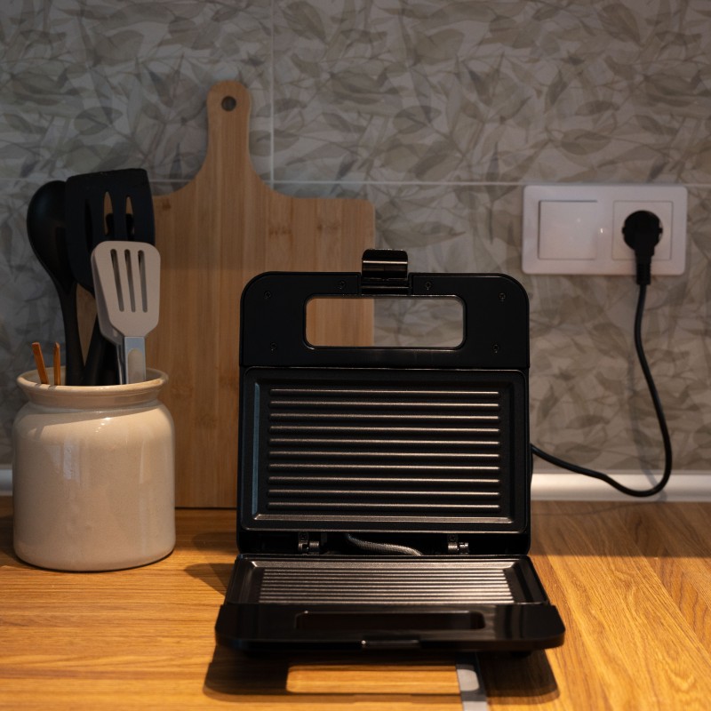TNS Τοστιέρα 750W με Αντικολλητικές Πλάκες Γκριλ για 2 Τοστ