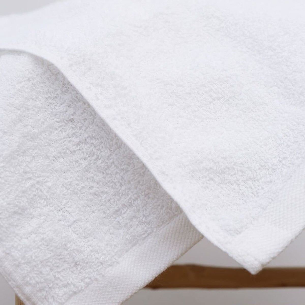 Πετσέτα Προσώπου Ξενοδοχείου 450gsm (50x90) 100% Βαμβάκι Πεννιέ Λευκή – THALASSA